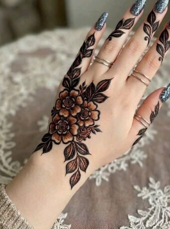 Yanbu, Beautician, Mehandi (Henna)