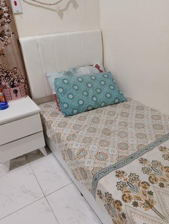 Jeddah, Furniture, SAR 450,  Single Bed With Side Drawers & 2-Door Wardrobe &ndash; Like New