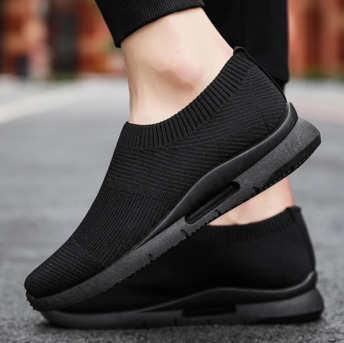 New York, Clothing & Accessories, USD 70,  Flash Sale! On Your Fav Sneakers