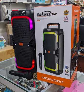 Manama, Computers, BHD 15,  New Wireless Speaker With Wireless MIC (Voice Changer) Singing Equipment Built-in Battery