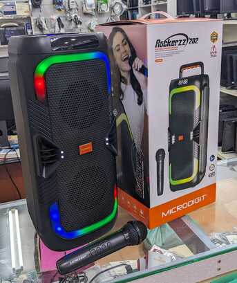 Manama, Tablet Computers, BHD 15,  New Wireless Speaker With Wireless MIC (Voice Changer) Singing Equipment Built-in Battery