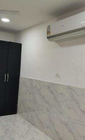 Budaiya, Rooms for Rent, BHD 100/month,  Room Available For Rent Semi Furnished Including EWA