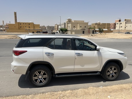 Riyadh, Vehicles, Cars & Trucks , SAR 73500,  2018,  Automatic,  273000 KM,  Toyota Fortuner