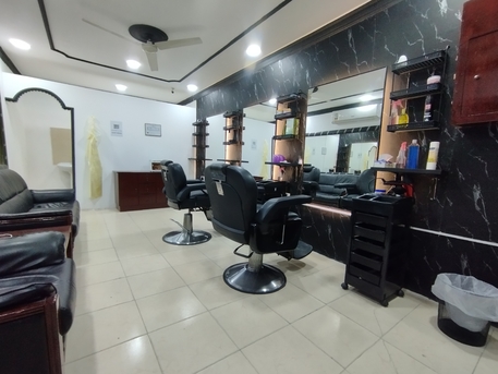 East Riffa, Jobs, I Am Looking A Barber Man For My Salon