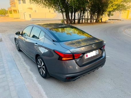 Zinj, Vehicles, Cars & Trucks , BHD 111,  Nissan Altima,  2021,  Automatic,  61000 KM,  Full Option With Sun-roof, 4 Cylinder - Agency Maintained