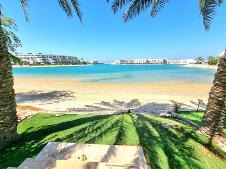Amwaj Islands, Villas, BHD 900,  250 Sq. Meter,  Beach Access 3 BR + Maid Room Semi Furnished Villa With Private Garden For Rent