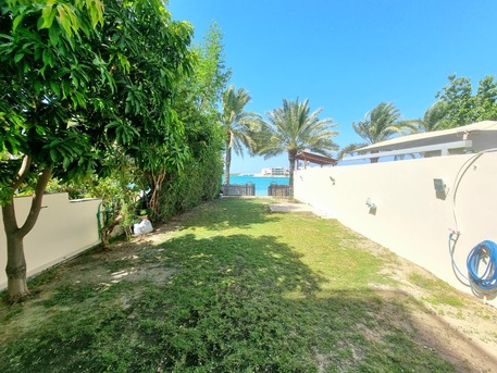 Amwaj Islands, Villas, BHD 900,  250 Sq. Meter,  Beach Access 3 BR + Maid Room Semi Furnished Villa With Private Garden For Rent