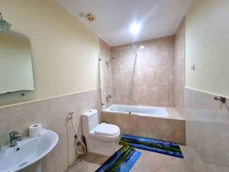 Amwaj Islands, Villas, BHD 900,  250 Sq. Meter,  Beach Access 3 BR + Maid Room Semi Furnished Villa With Private Garden For Rent