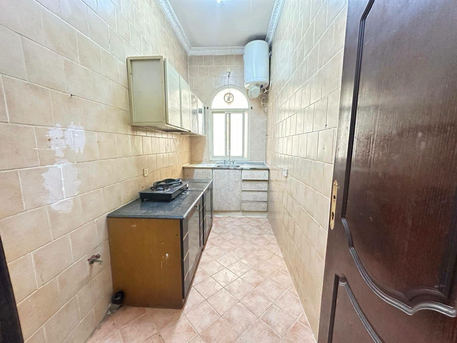 Adliya, Apartments, Flats, Houses & Villas, BHD 200/month,  1 BR,  Adliya:-1BHK Semi-Furnished Flat On Rent.Close To Al Jazeera Supermarket.Bd 200/- With EWA