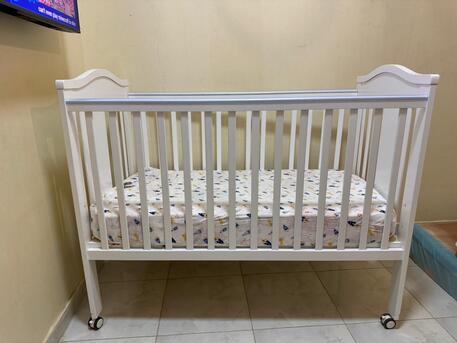 Riyadh, Furniture, SAR 850,  Baby Crib With Mattress And Bedding Set