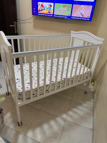 Riyadh, Furniture, SAR 850,  Baby Crib With Mattress And Bedding Set