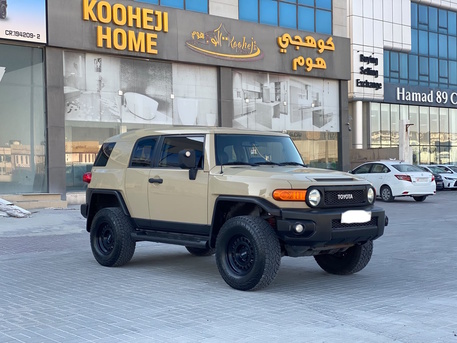 Manama, Vehicles, Cars & Trucks , BHD 8500,  Toyota FJ Cruiser,  2015,  Automatic,  188500 KM,    (Beige)