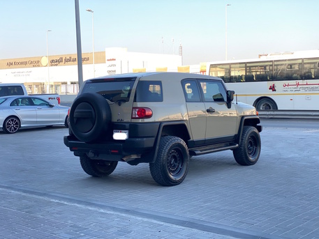 Manama, Vehicles, Cars & Trucks , BHD 8500,  Toyota FJ Cruiser,  2015,  Automatic,  188500 KM,    (Beige)