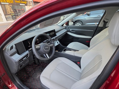 Abu Dhabi, Vehicles, Cars & Trucks , AED 69500,  Hyundai Sonata,  2025,  Automatic,  14500 KM,  Clean And Neat American Spec Less Driven