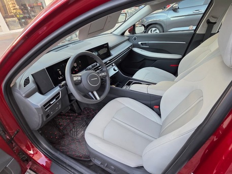 Abu Dhabi, Vehicles, Cars & Trucks , AED 69500,  Hyundai Sonata,  2025,  Automatic,  14500 KM,  Clean And Neat American Spec Less Driven