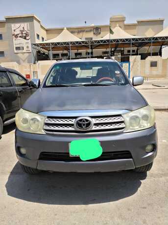Riyadh, Vehicles, Cars & Trucks , SAR 43000,  2010,  2010,  Automatic,  660000 KM,  Toyota Fortune Model   4*4 660