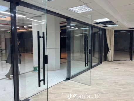 Riyadh, Jobs, 12mm Glass Mualim
