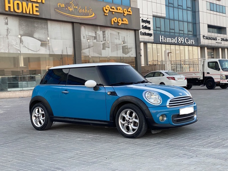 Manama, Vehicles, Cars & Trucks , BHD 2200,  Austin Mini Cooper,  2013,  Automatic,  136000 KM,  Mini Cooper R-56  (Blue)