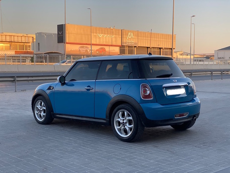 Manama, Vehicles, Cars & Trucks , BHD 2200,  Austin Mini Cooper,  2013,  Automatic,  136000 KM,  Mini Cooper R-56  (Blue)