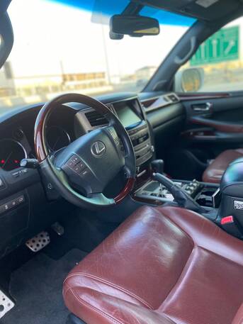 Manama, Vehicles, Cars & Trucks , BHD 13900,  Lexus LX 570,  2014,  Automatic,  172400 KM,  Lexus LX-570  (White)