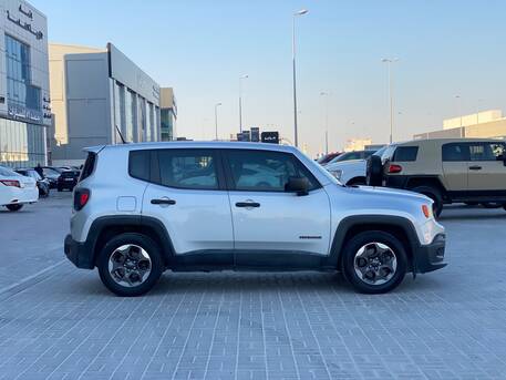 Manama, Vehicles, Cars & Trucks , BHD 2450,  Jeep Renegade,  2016,  Automatic,  217200 KM,   Sport  (Silver)
