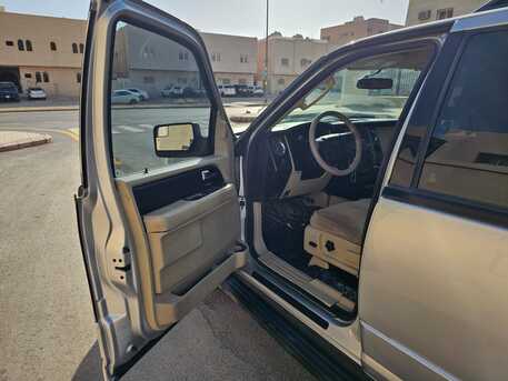 Riyadh, Vehicles, Cars & Trucks , SAR 55000,  Ford Expedition 2016 (2WD),  2016,  Automatic,  320000 KM,  Ford Expedition  (2WD)