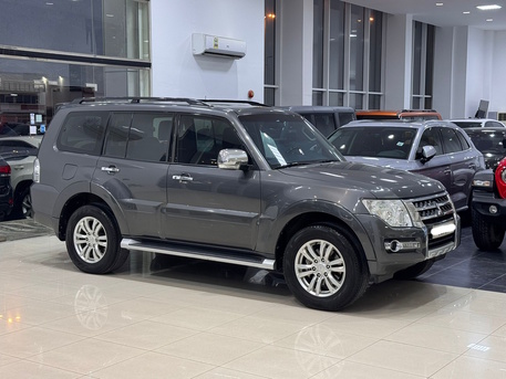Manama, Vehicles, Cars & Trucks , BHD 5500,  Mitsubishi Pajero,  2016,  Automatic,  61400 KM,  Jeep Renegade Sport  (Silver)