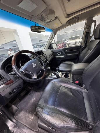 Manama, Vehicles, Cars & Trucks , BHD 5500,  Mitsubishi Pajero,  2016,  Automatic,  61400 KM,  Jeep Renegade Sport  (Silver)