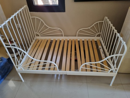 Diraz, Furniture, BHD 25,  For Sale Extendible Bed (White)