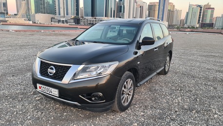 Juffair, Vehicles, Cars & Trucks , BHD 2750,  Nissan Pathfinder,  2015,  Automatic,  79000 KM,   Single Owner Very Less Mileage 79000km Only