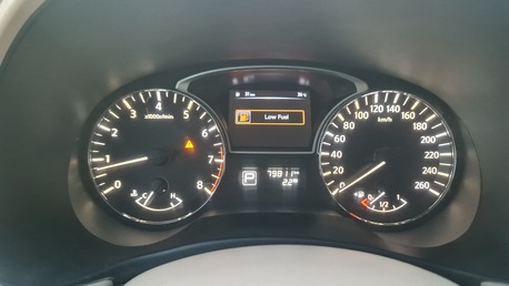 Juffair, Vehicles, Cars & Trucks , BHD 2750,  Nissan Pathfinder,  2015,  Automatic,  79000 KM,   Single Owner Very Less Mileage 79000km Only
