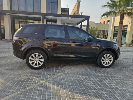 Saar, Vehicles, Cars & Trucks , BHD 3900,  Land Rover Discovery,  2017,  Automatic,  189000 KM,