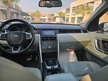 Saar, Vehicles, Cars & Trucks , BHD 3900,  Land Rover Discovery,  2017,  Automatic,  189000 KM,