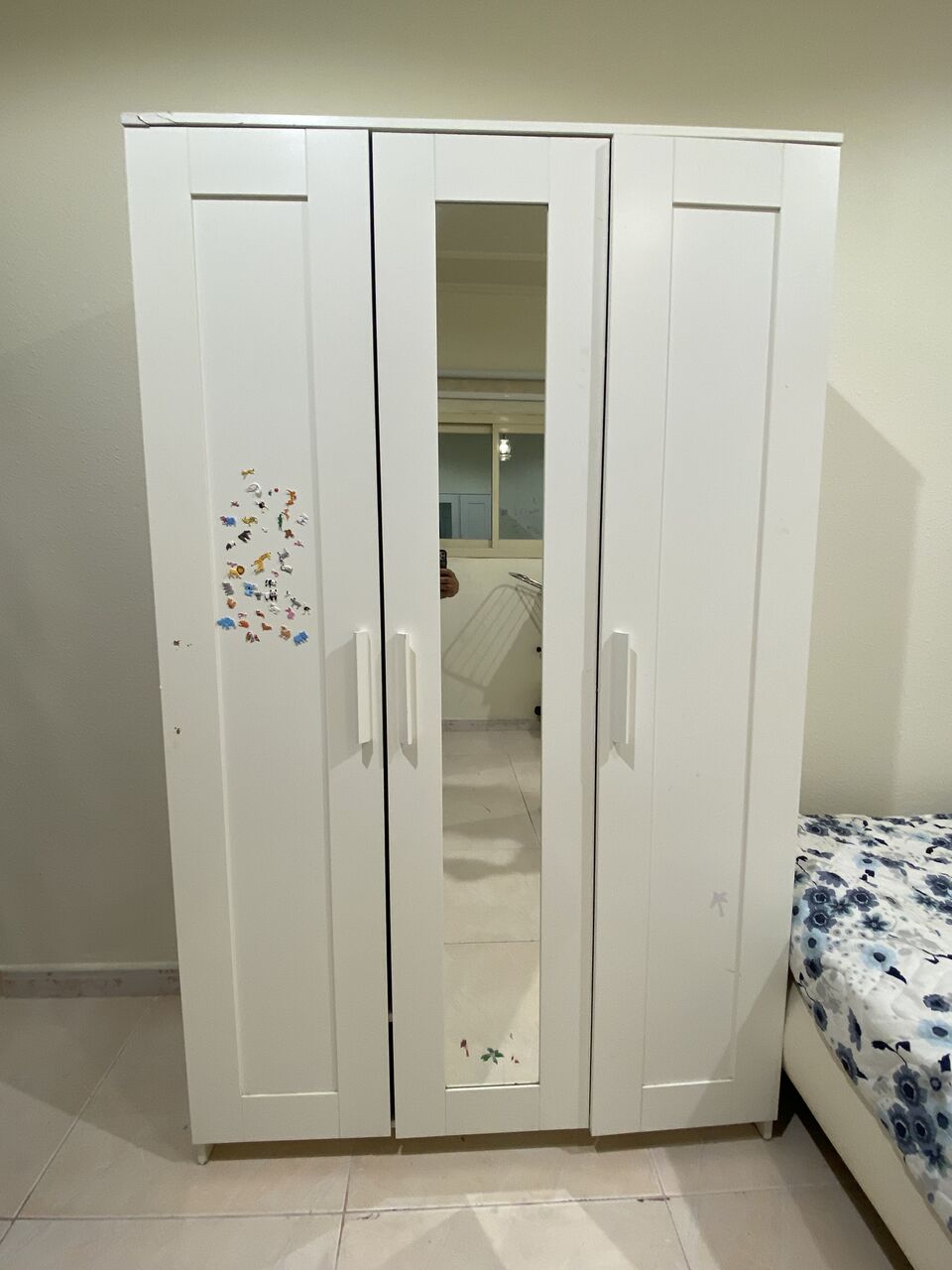 Khafji, Furniture, SAR 100,  Medium Size Cupboard And TV Table For Sale