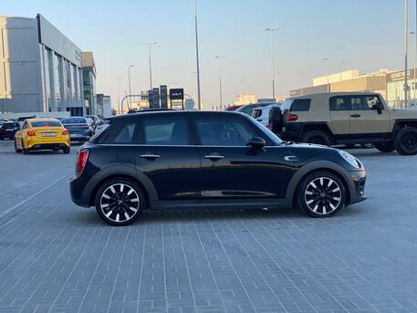 Manama, Vehicles, Cars & Trucks , BHD 4400,  Mini Cooper,  2018,  Automatic,  124100 KM,    (Black)