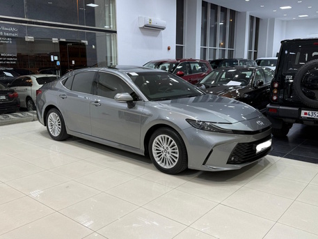 Manama, Vehicles, Cars & Trucks , BHD 11500,  Toyota Camry Hybrid,  2025,  Automatic,  60000 KM,    (Grey)