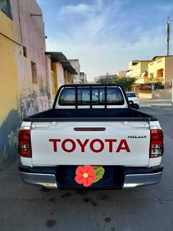 Manama, Vehicles, Cars & Trucks , BHD 100,  Toyota Hilux,  2020,  Automatic,  170000 KM,   2.7L FULL  PICKUP FOR SALE
