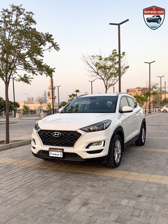 Manama, Vehicles, Cars & Trucks , BHD 100,  HYUNDAI TUCSON,  2019,  Automatic,  97000 KM,   2.0L MODEL  FOR SALE