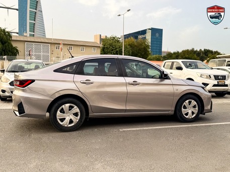 Manama, Vehicles, Cars & Trucks , BHD 100,  TOYOTA YARIS,  2024,  Automatic,  85000 KM,    MODEL FOR SALE
