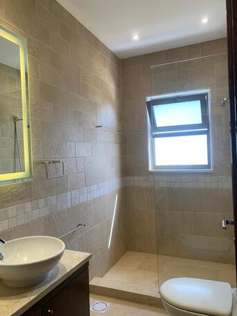 Amman, Apartments, Flats, Houses & Villas, JOD 20000/year,  4 BR,  293 Sq. Meter,  Spacious Apartment For Rent In Jabal Amman
