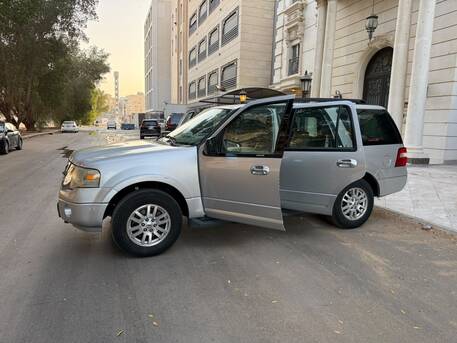 Jeddah, Vehicles, Cars & Trucks , SAR 39000,  Ford Expedition XLT,  2014,  Automatic,  274000 KM,  Ford Expedition  - 274000km  For Urgent Sale