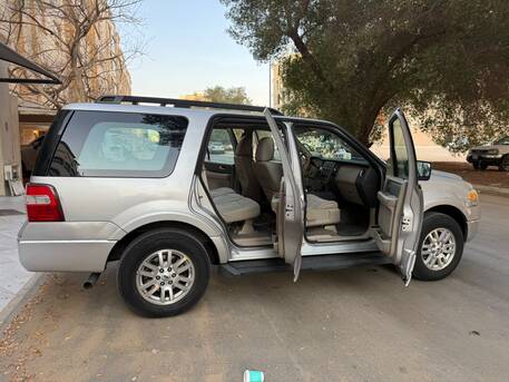 Jeddah, Vehicles, Cars & Trucks , SAR 39000,  Ford Expedition XLT,  2014,  Automatic,  274000 KM,  Ford Expedition  - 274000km  For Urgent Sale