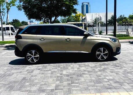 Riffa, Vehicles, Cars & Trucks , BHD 3800,  Peugeot 5008,  2018,  Automatic,  105000 KM,  FULL OPTION