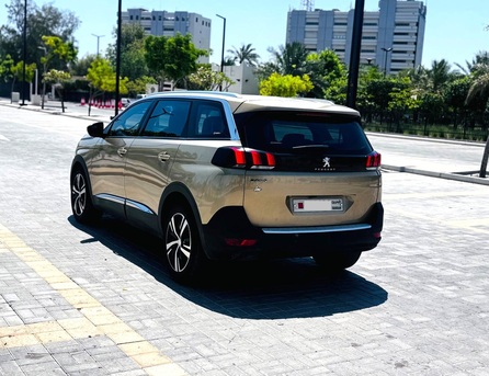 Riffa, Vehicles, Cars & Trucks , BHD 3800,  Peugeot 5008,  2018,  Automatic,  105000 KM,  FULL OPTION
