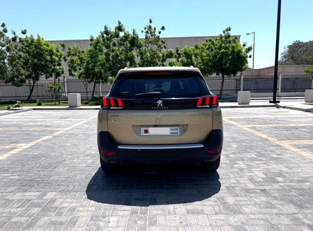 Riffa, Vehicles, Cars & Trucks , BHD 3800,  Peugeot 5008,  2018,  Automatic,  105000 KM,  FULL OPTION