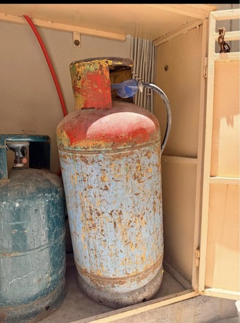 Manama, Industrial Machinery, BHD 20,  Clynder Regulator Gas 20 Bd With Stove 25 Bd Msg 3670 8372 Wts Ap No Call