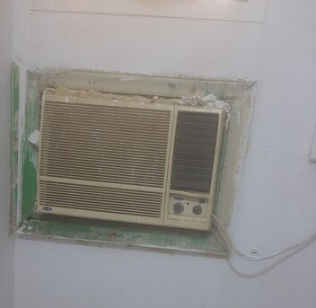 Al Aziziyah, Air Conditioners, SAR 1100,  Carrier Air Conditioner - 800- Bed With Mattres -300