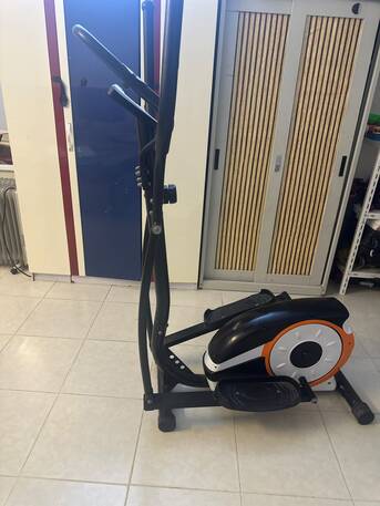 Riyadh, Appliances, SAR 80220,  Vaccum Cleaner And Work Out Machine For Exercise Less Used