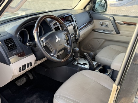 Al Malaz, Vehicles, Cars & Trucks , SAR 45,  Mitsubishi Pajero,  2016,  Automatic,  172000 KM,