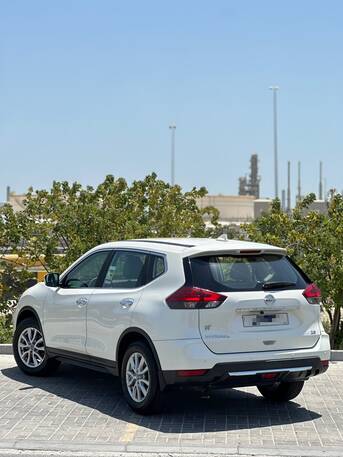 Riffa, Vehicles, Cars & Trucks , BHD 5900,  NISSAN XTRAIL 2.5 2021 WHITE,  2021,  Automatic,  30000 KM,